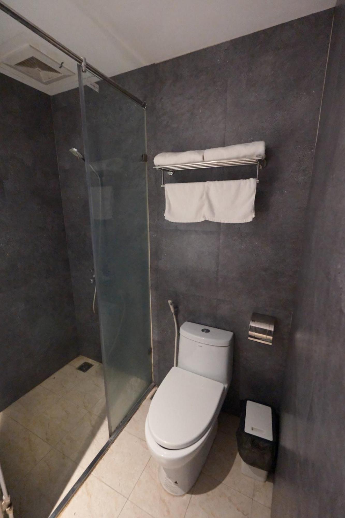 Atlantis Nguyen Thai Hoc Apartment *